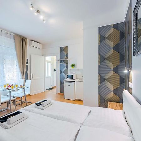Parking, Ac, Wifi 2 Room Apartment In The Center Budapest Esterno foto