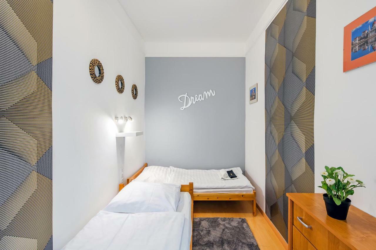 Parking, Ac, Wifi 2 Room Apartment In The Center Budapest Esterno foto