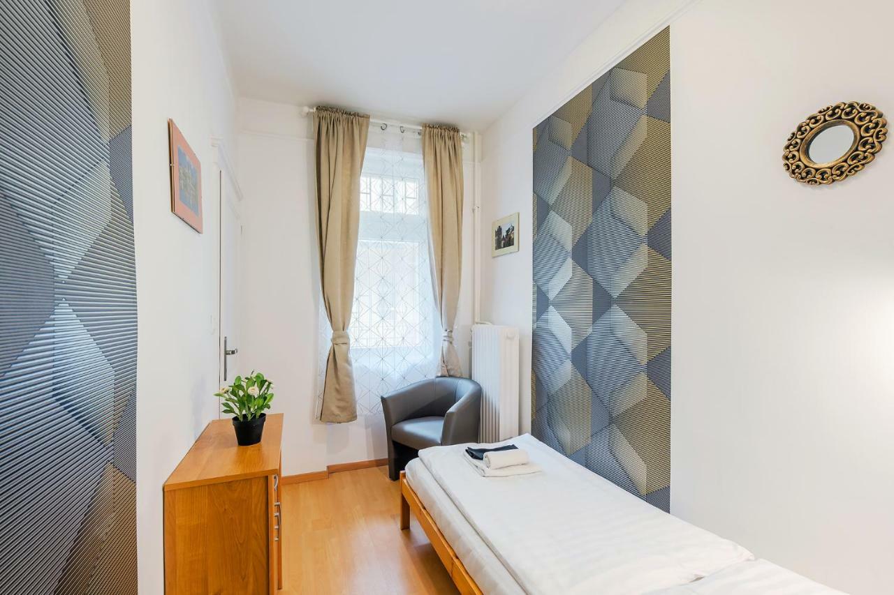 Parking, Ac, Wifi 2 Room Apartment In The Center Budapest Esterno foto